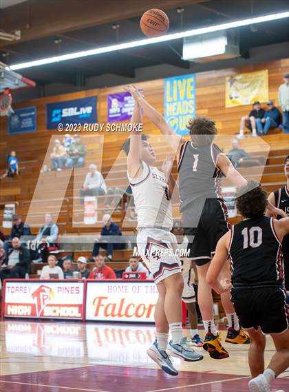 Thumbnail 1 in JSerra Catholic vs. St. Francis Prep (Torrey Pines Holiday Classic) photogallery.