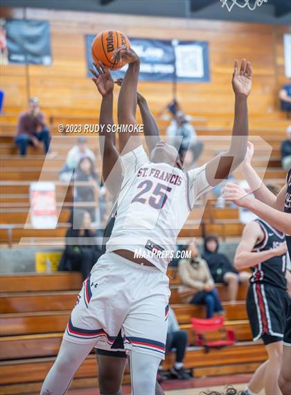 Thumbnail 3 in JSerra Catholic vs. St. Francis Prep (Torrey Pines Holiday Classic) photogallery.
