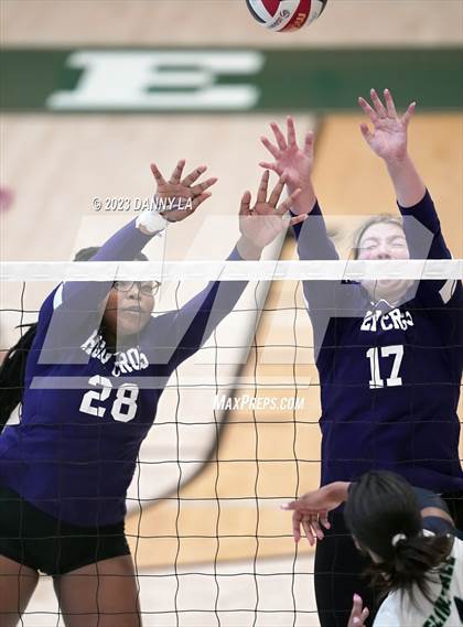 Thumbnail 2 in The Academy of the Holy Cross vs Flint Hill (Tiger Paws Invitational) photogallery.