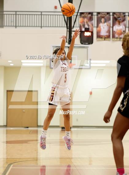 Thumbnail 1 in Sprayberry @ Lassiter photogallery.