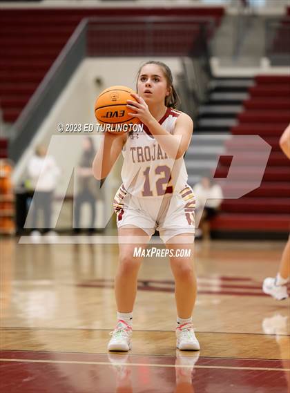 Thumbnail 3 in Sprayberry @ Lassiter photogallery.