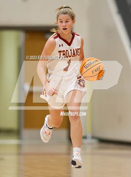 Thumbnail 3 in Sprayberry @ Lassiter photogallery.