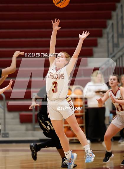Thumbnail 3 in Sprayberry @ Lassiter photogallery.