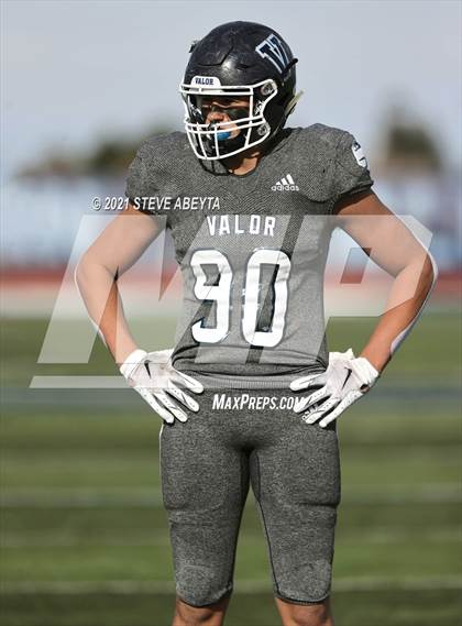 Thumbnail 1 in Grandview vs Valor Christian (CHSAA 5A Semifinal) photogallery.