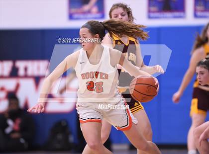 Thumbnail 3 in Hoover vs. Walsh Jesuit (OHSAA D1 District Semifinal) photogallery.