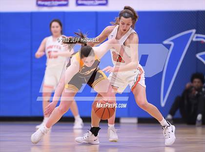 Thumbnail 2 in Hoover vs. Walsh Jesuit (OHSAA D1 District Semifinal) photogallery.