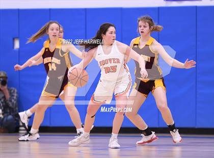 Thumbnail 3 in Hoover vs. Walsh Jesuit (OHSAA D1 District Semifinal) photogallery.