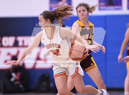 Thumbnail 1 in Hoover vs. Walsh Jesuit (OHSAA D1 District Semifinal) photogallery.