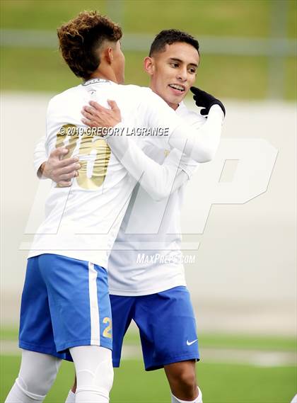 Thumbnail 2 in Stephenville vs San Elizario (UIL 4A Regionanl Final) photogallery.