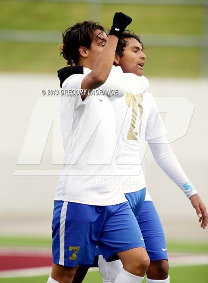 Thumbnail 3 in Stephenville vs San Elizario (UIL 4A Regionanl Final) photogallery.