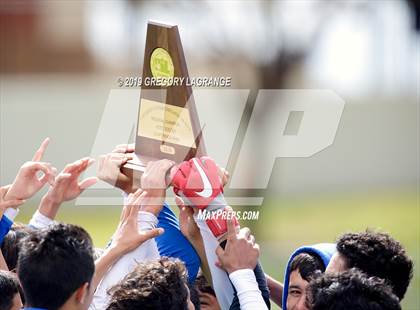 Thumbnail 2 in Stephenville vs San Elizario (UIL 4A Regionanl Final) photogallery.