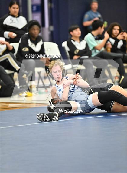 Thumbnail 3 in Prairie View vs Columbine photogallery.