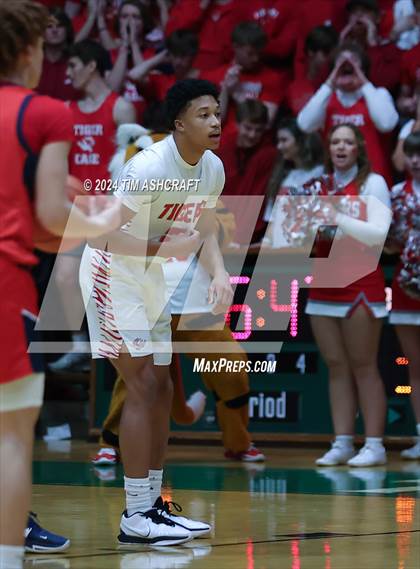 Thumbnail 3 in Kokomo vs Fishers (IHSAA 3A Region Final) photogallery.