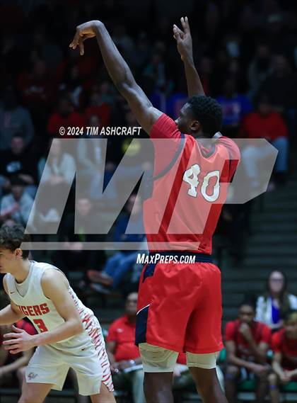 Thumbnail 3 in Kokomo vs Fishers (IHSAA 3A Region Final) photogallery.
