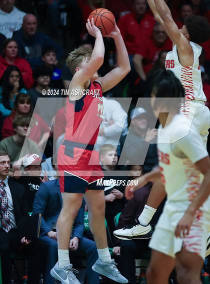 Thumbnail 1 in Kokomo vs Fishers (IHSAA 3A Region Final) photogallery.