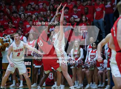 Thumbnail 3 in Kokomo vs Fishers (IHSAA 3A Region Final) photogallery.