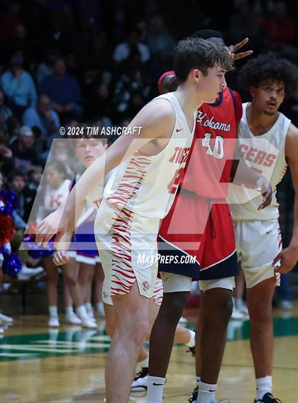 Thumbnail 1 in Kokomo vs Fishers (IHSAA 3A Region Final) photogallery.