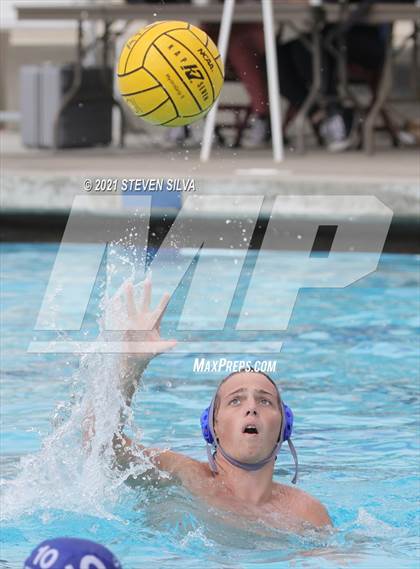 Thumbnail 3 in St. Francis vs. St. Xavier (America's Finest City Tournament) photogallery.