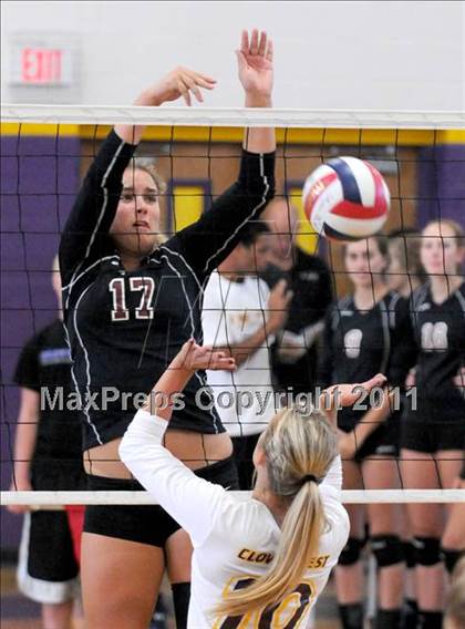 Thumbnail 2 in Clovis West vs. Torrey Pines (2010 Durango Fall Classic) photogallery.