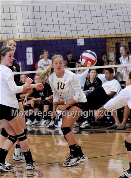 Thumbnail 3 in Clovis West vs. Torrey Pines (2010 Durango Fall Classic) photogallery.