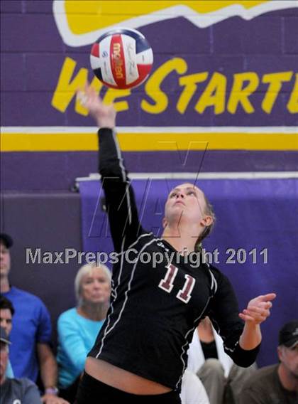 Thumbnail 1 in Clovis West vs. Torrey Pines (2010 Durango Fall Classic) photogallery.