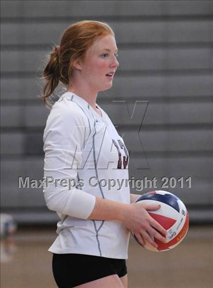 Thumbnail 3 in Clovis West vs. Torrey Pines (2010 Durango Fall Classic) photogallery.
