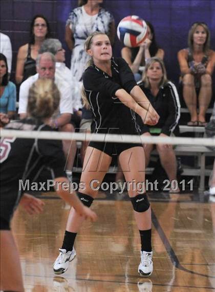 Thumbnail 1 in Clovis West vs. Torrey Pines (2010 Durango Fall Classic) photogallery.