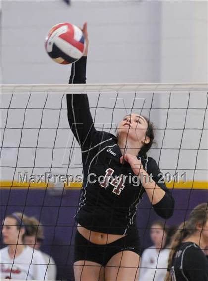 Thumbnail 2 in Clovis West vs. Torrey Pines (2010 Durango Fall Classic) photogallery.