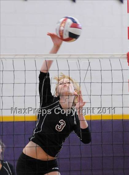 Thumbnail 3 in Clovis West vs. Torrey Pines (2010 Durango Fall Classic) photogallery.