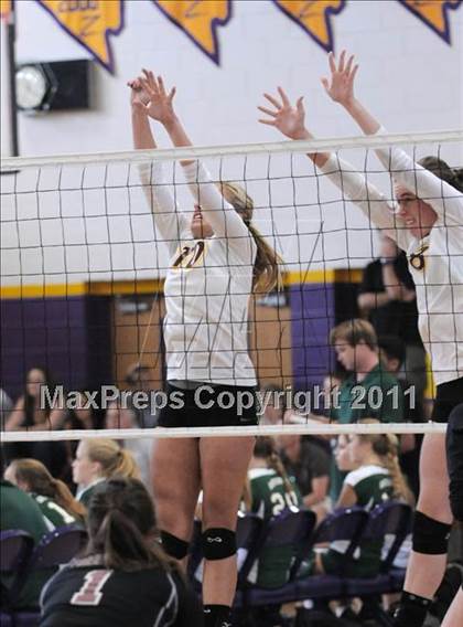 Thumbnail 2 in Clovis West vs. Torrey Pines (2010 Durango Fall Classic) photogallery.