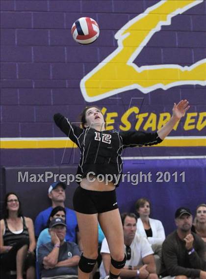 Thumbnail 2 in Clovis West vs. Torrey Pines (2010 Durango Fall Classic) photogallery.