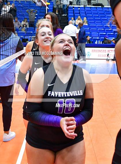Thumbnail 3 in Fayetteville vs. Southside (AAA 6A State Final) photogallery.