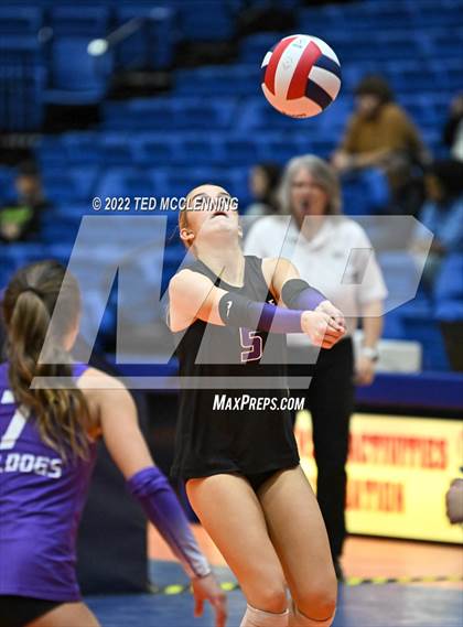 Thumbnail 1 in Fayetteville vs. Southside (AAA 6A State Final) photogallery.