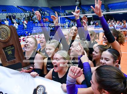 Thumbnail 3 in Fayetteville vs. Southside (AAA 6A State Final) photogallery.