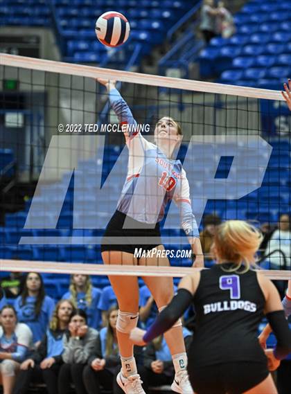 Thumbnail 3 in Fayetteville vs. Southside (AAA 6A State Final) photogallery.