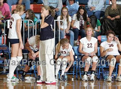 Thumbnail 3 in Rochester vs. Williamsville (IHSA Class 2A Riverton Regional) photogallery.
