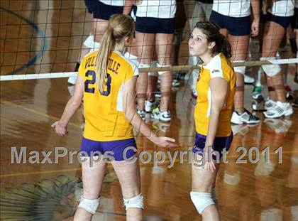 Thumbnail 2 in Rochester vs. Williamsville (IHSA Class 2A Riverton Regional) photogallery.