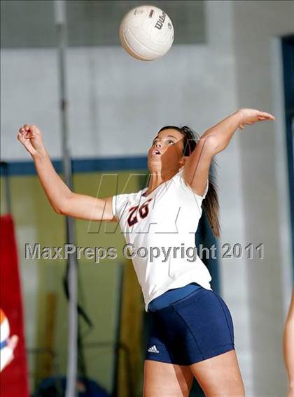 Thumbnail 3 in Rochester vs. Williamsville (IHSA Class 2A Riverton Regional) photogallery.