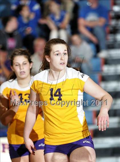 Thumbnail 2 in Rochester vs. Williamsville (IHSA Class 2A Riverton Regional) photogallery.