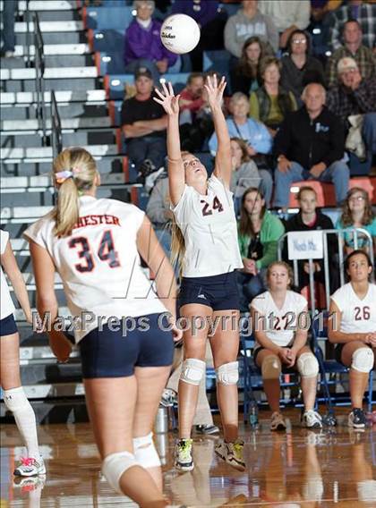 Thumbnail 3 in Rochester vs. Williamsville (IHSA Class 2A Riverton Regional) photogallery.