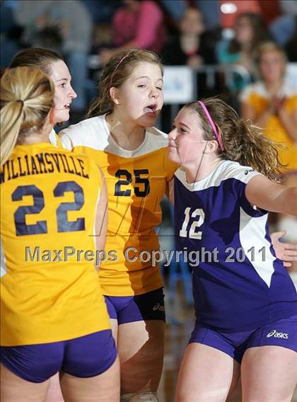 Thumbnail 3 in Rochester vs. Williamsville (IHSA Class 2A Riverton Regional) photogallery.