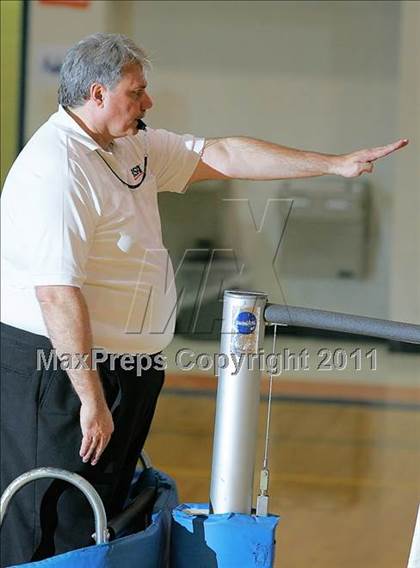 Thumbnail 2 in Rochester vs. Williamsville (IHSA Class 2A Riverton Regional) photogallery.