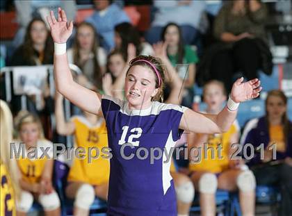 Thumbnail 1 in Rochester vs. Williamsville (IHSA Class 2A Riverton Regional) photogallery.