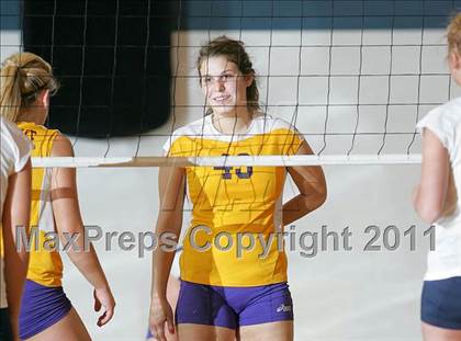 Thumbnail 3 in Rochester vs. Williamsville (IHSA Class 2A Riverton Regional) photogallery.