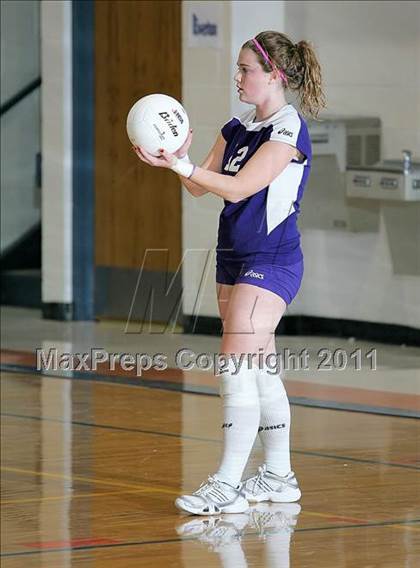 Thumbnail 2 in Rochester vs. Williamsville (IHSA Class 2A Riverton Regional) photogallery.