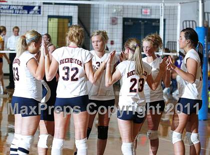 Thumbnail 2 in Rochester vs. Williamsville (IHSA Class 2A Riverton Regional) photogallery.