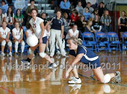 Thumbnail 2 in Rochester vs. Williamsville (IHSA Class 2A Riverton Regional) photogallery.
