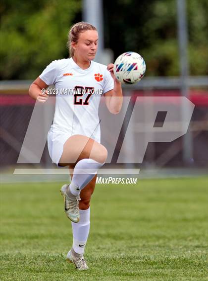 Thumbnail 2 in Lawrenceburg Tigers vs North Central photogallery.