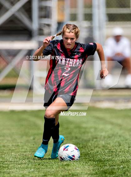 Thumbnail 2 in Lawrenceburg Tigers vs North Central photogallery.