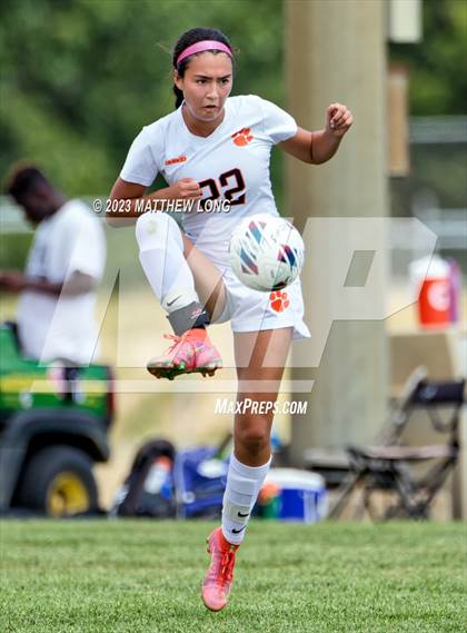Thumbnail 3 in Lawrenceburg Tigers vs North Central photogallery.